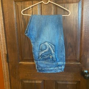 Ariya Jeans